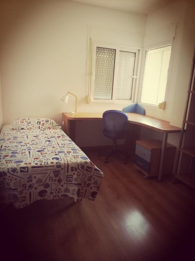 Апартаменты Apart Figueres Фигерас Экстерьер фото